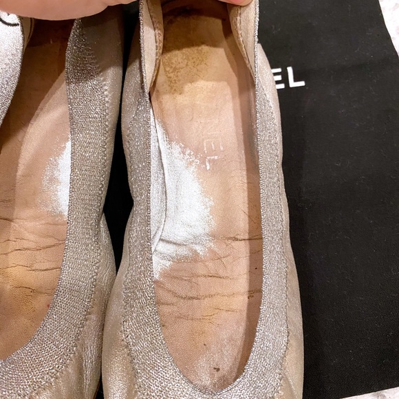 ✅SOLD Chanel spirit cap toe silver flats 38.5 worn - Picture 7 of 8